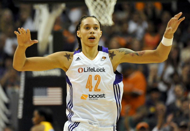 brittney-griner on basketball court 