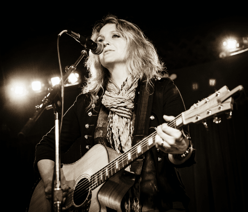 Canadian songstress Sarah Smith 