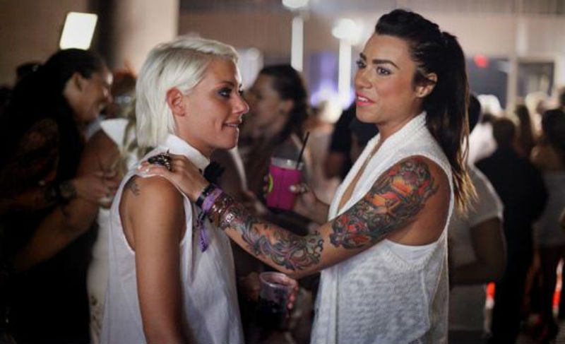 2 women in a bar