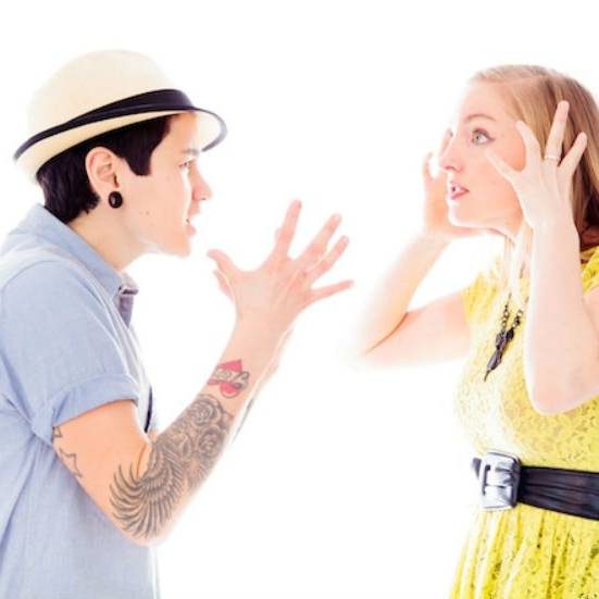 Lesbian Dating: 5 Red Flags That She&rsquo;s Not The One