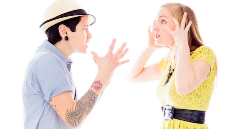 Lesbian Dating: 5 Red Flags That She&rsquo;s Not The One